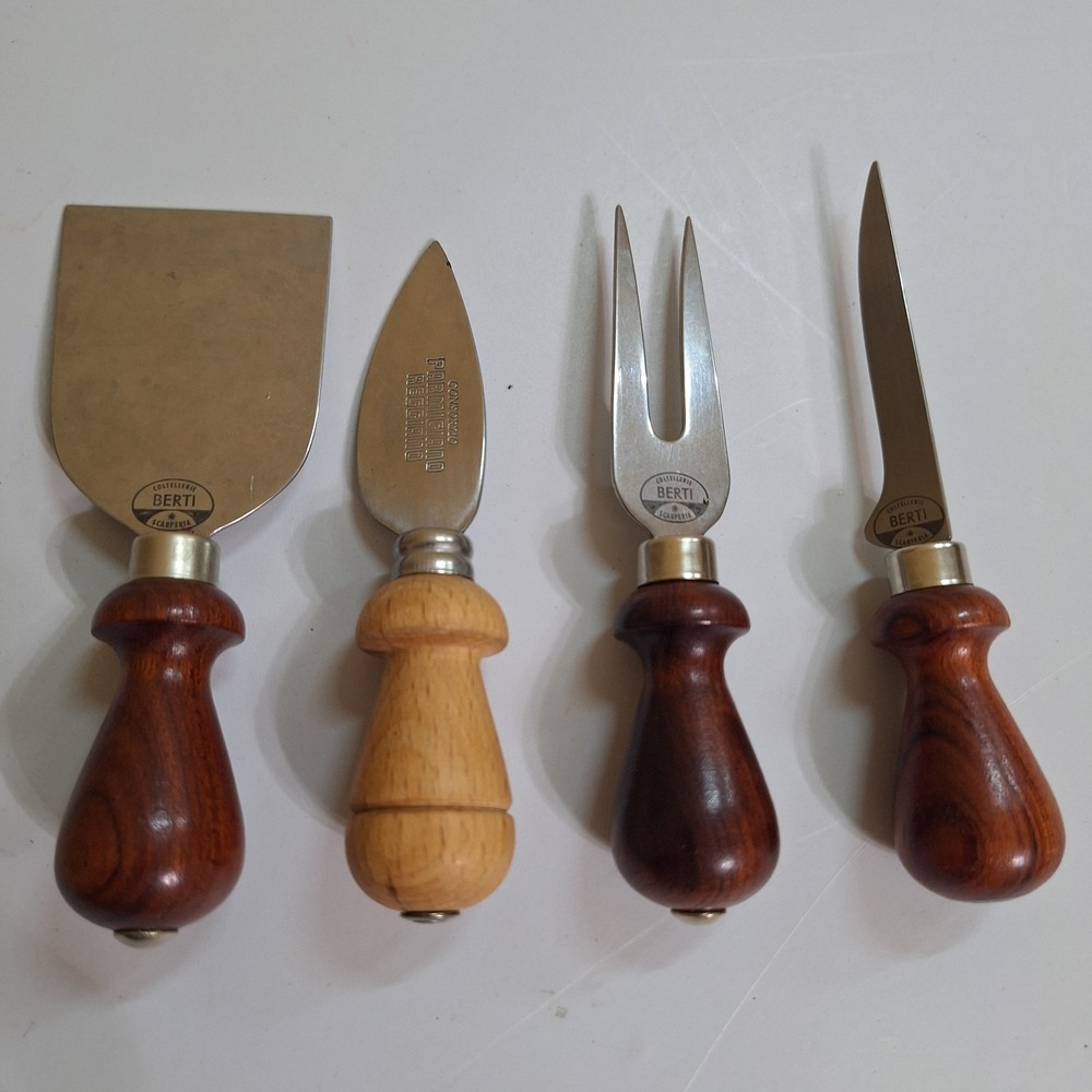 3 Coltellerie Berti Scarperia  1 Parmigiano‎ Reggiano Cheese Knife Set Wood